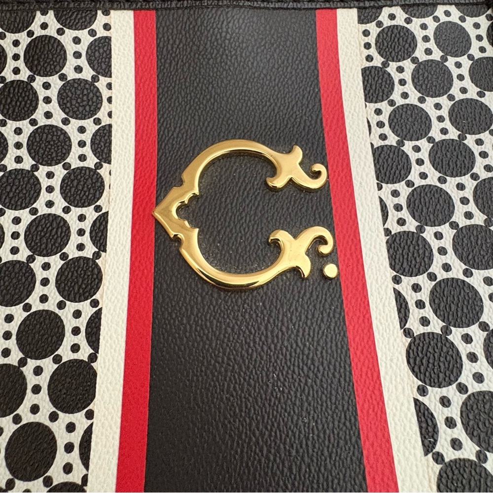 C. Wonder large Signature Tote - Picture 9 of 12